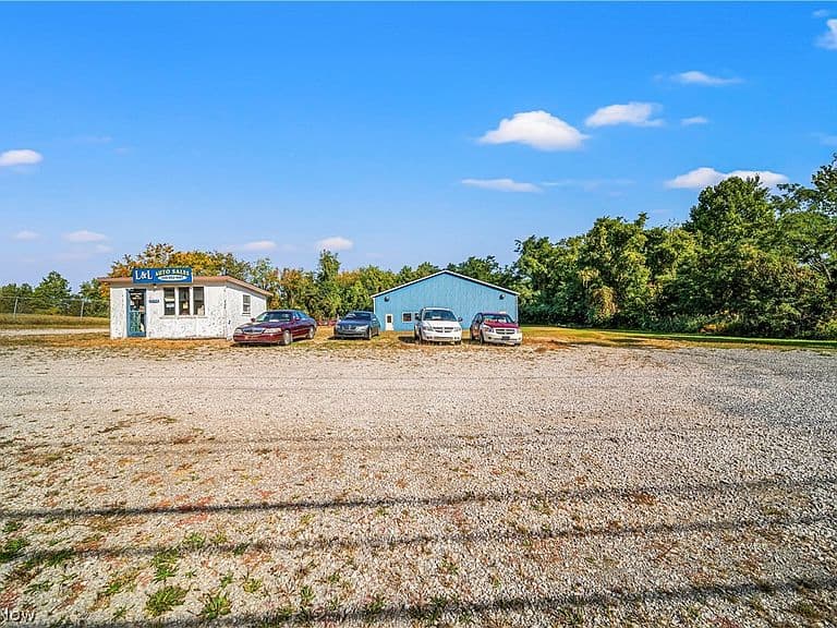 Listing photo 5