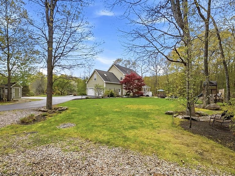 Listing photo 4
