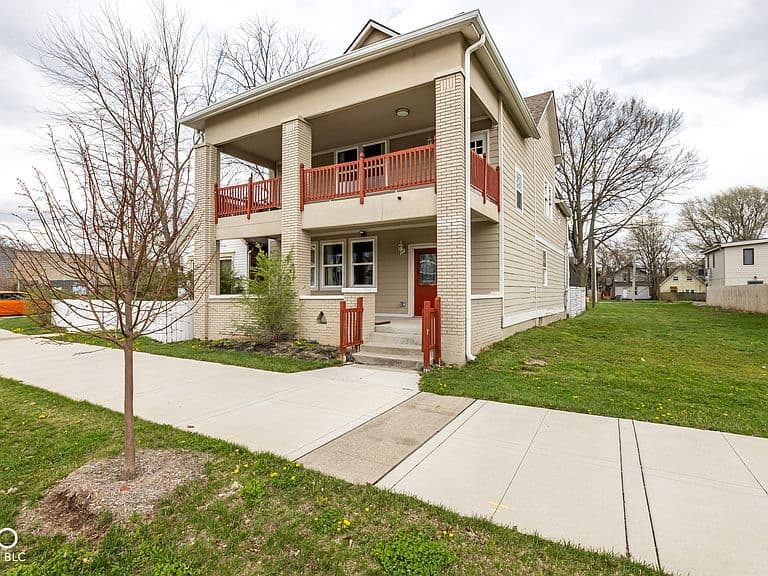 Listing photo 3