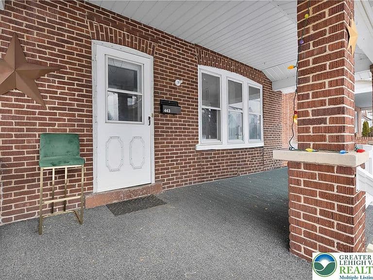 Listing photo 4