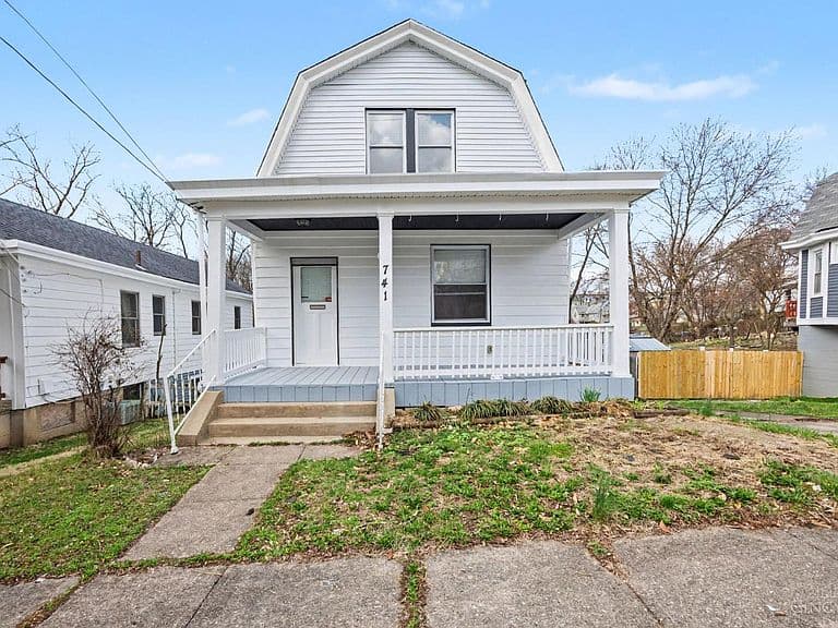 Listing photo 2