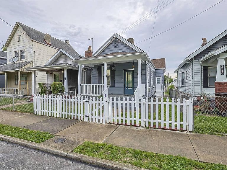 Listing photo 2