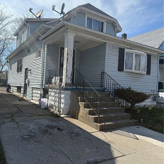 Listing photo 2