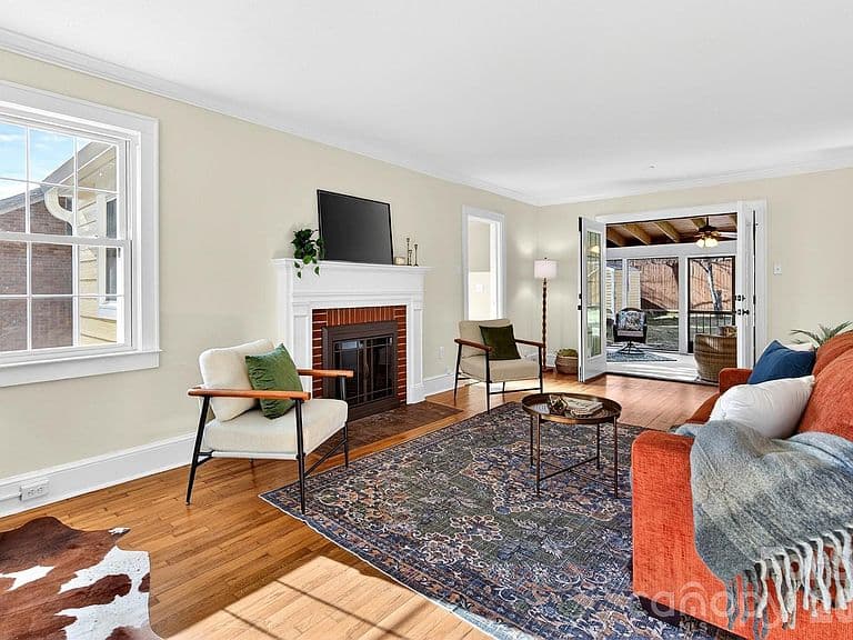 Listing photo 5