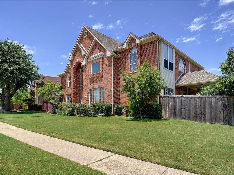 Listing photo 3