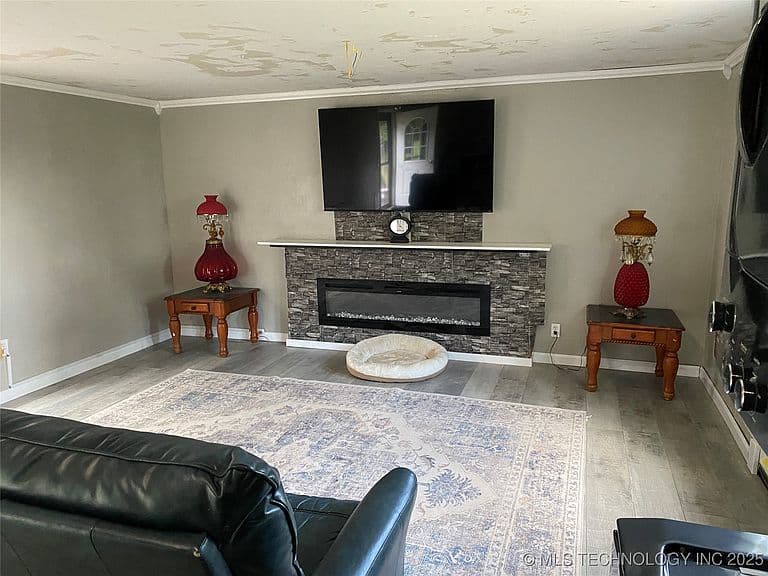 Listing photo 2