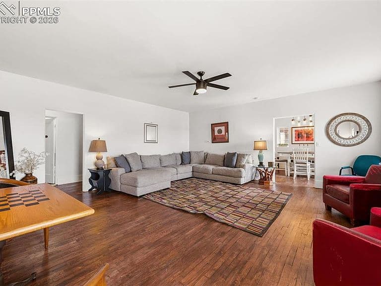 Listing photo 5