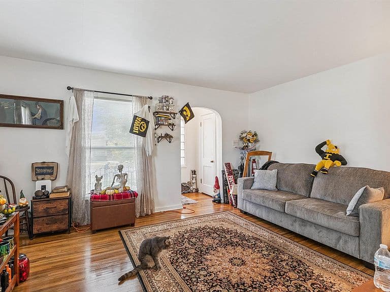 Listing photo 4
