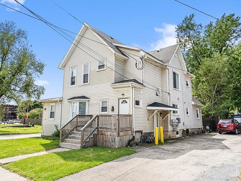 Listing photo 2