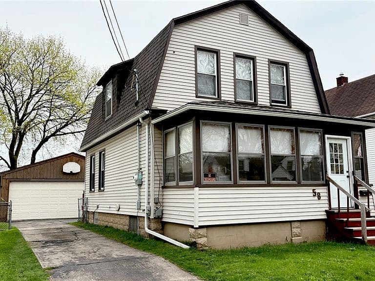 Listing photo 2