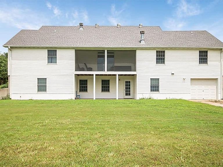 Listing photo 5