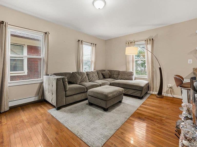 Listing photo 5