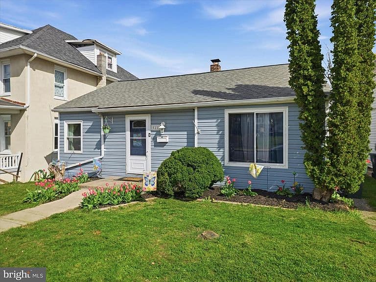 Listing photo 2