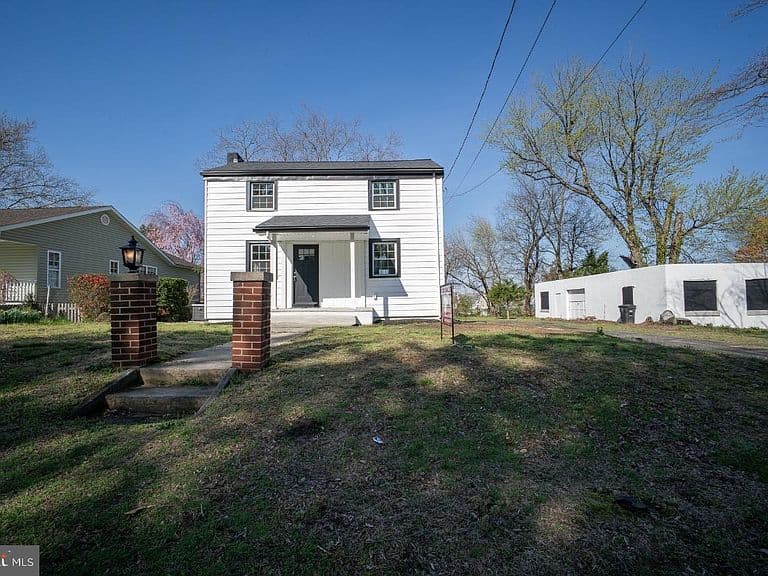 Listing photo 2