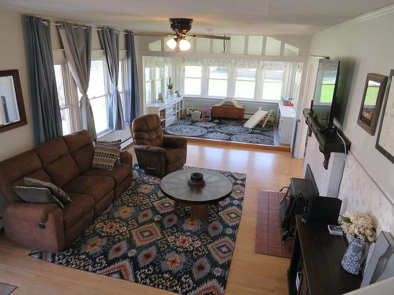 Listing photo 3