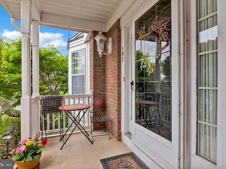 Listing photo 4