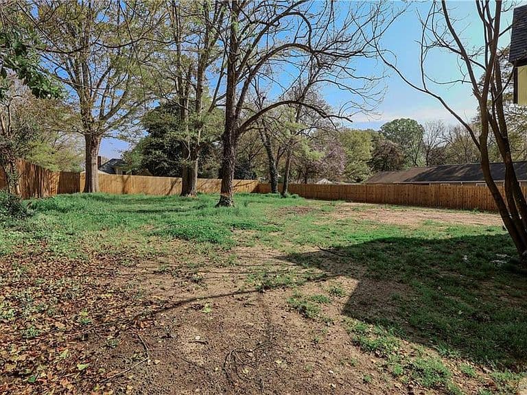 Listing photo 5