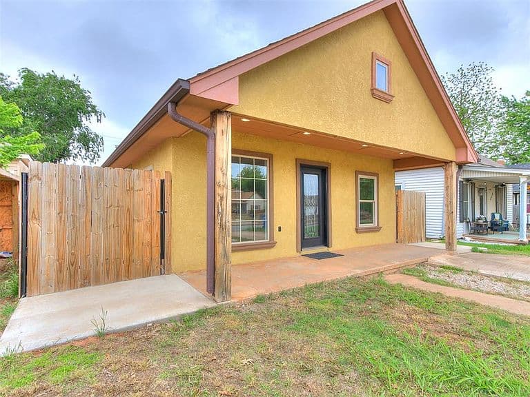Listing photo 3