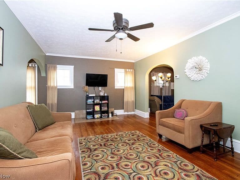 Listing photo 4