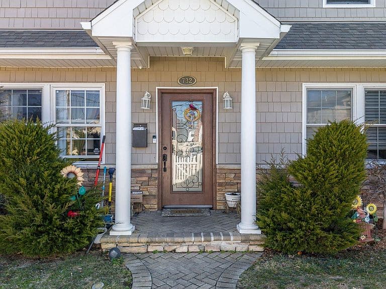 Listing photo 3