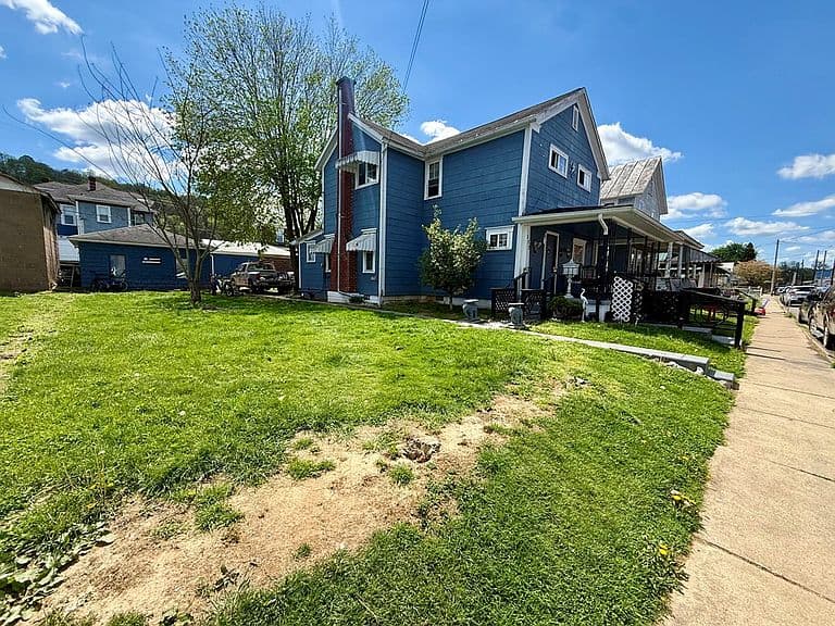 Listing photo 3