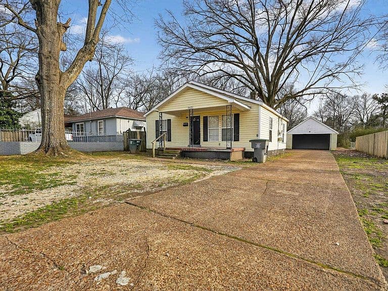 Listing photo 3