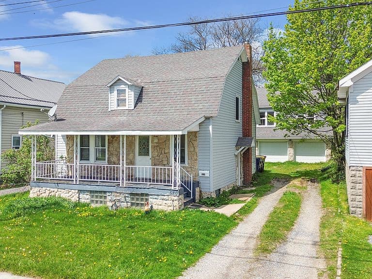 Listing photo 3