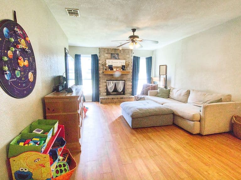 Listing photo 3