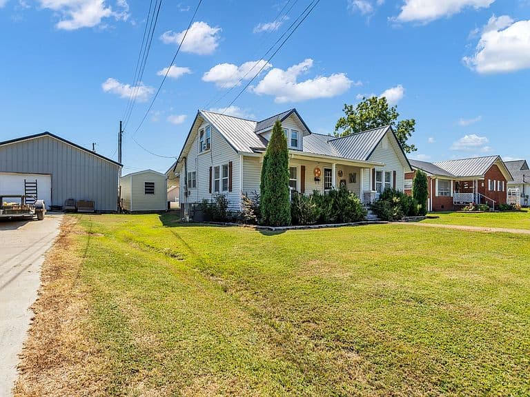 Listing photo 3