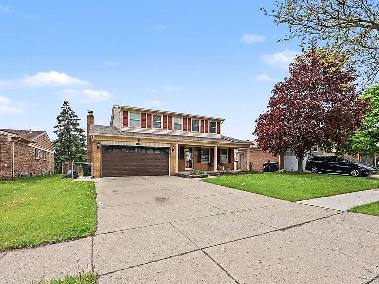 Listing photo 3