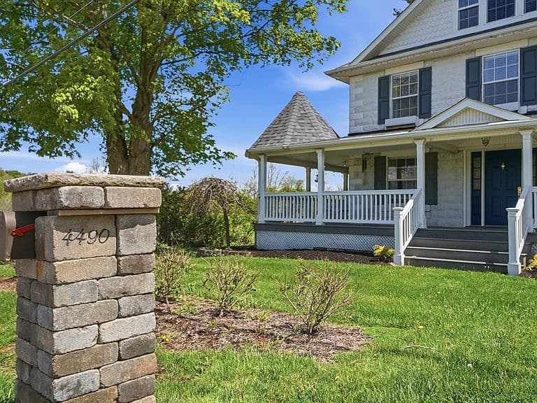 Listing photo 5