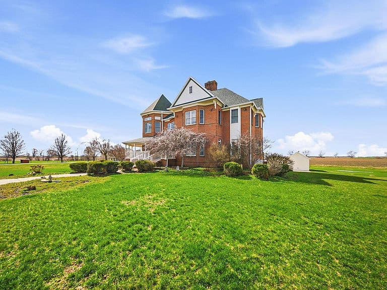 Listing photo 4