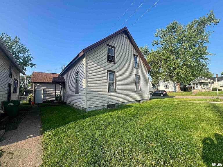 Listing photo 2