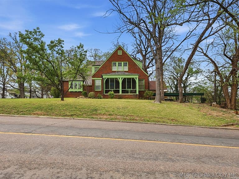 Listing photo 5