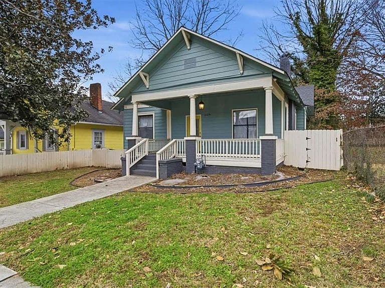 Listing photo 3