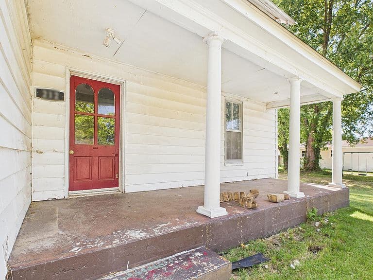 Listing photo 2