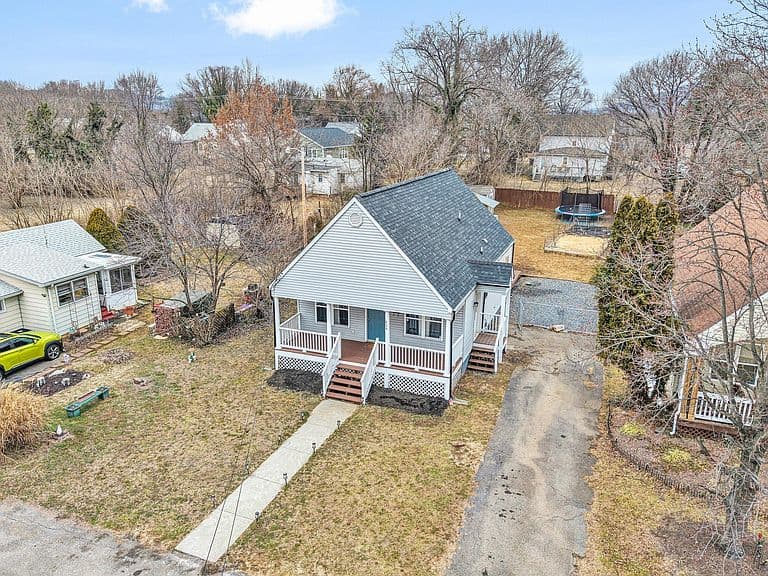 Listing photo 3