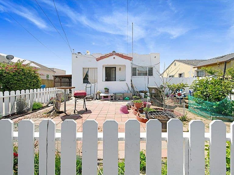 Listing photo 2