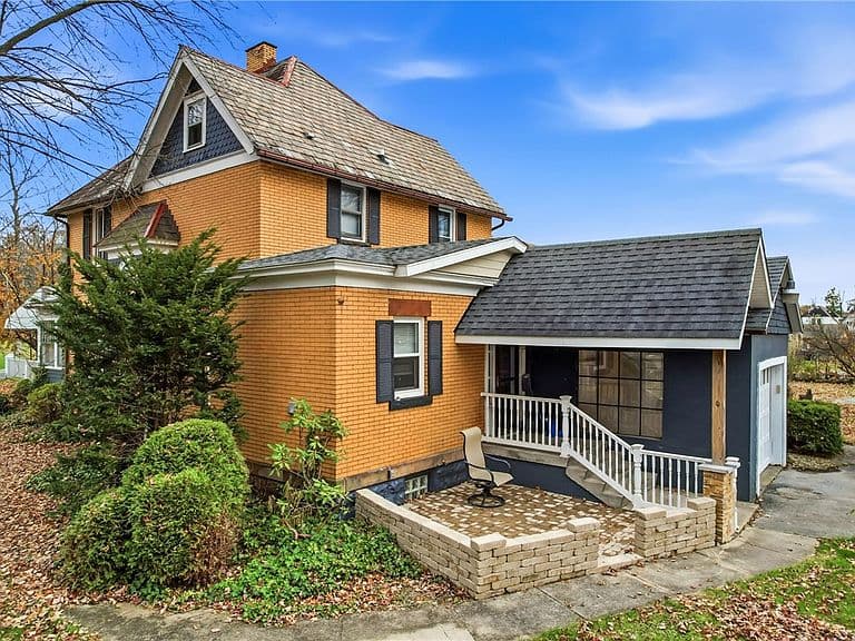 Listing photo 5