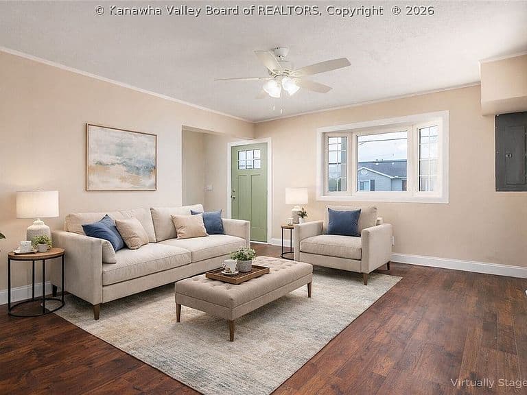 Listing photo 3