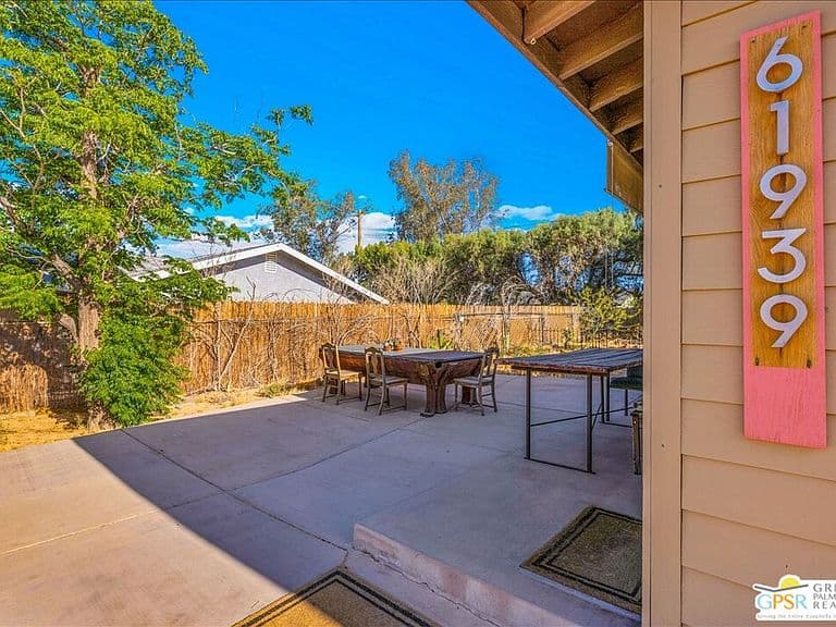 Listing photo 4
