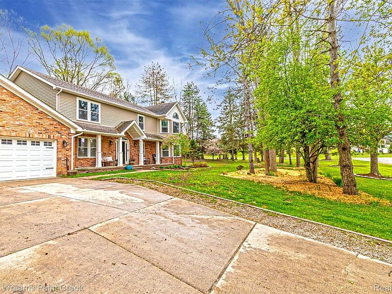 Listing photo 4