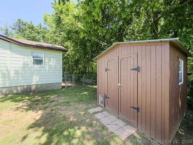 Listing photo 4