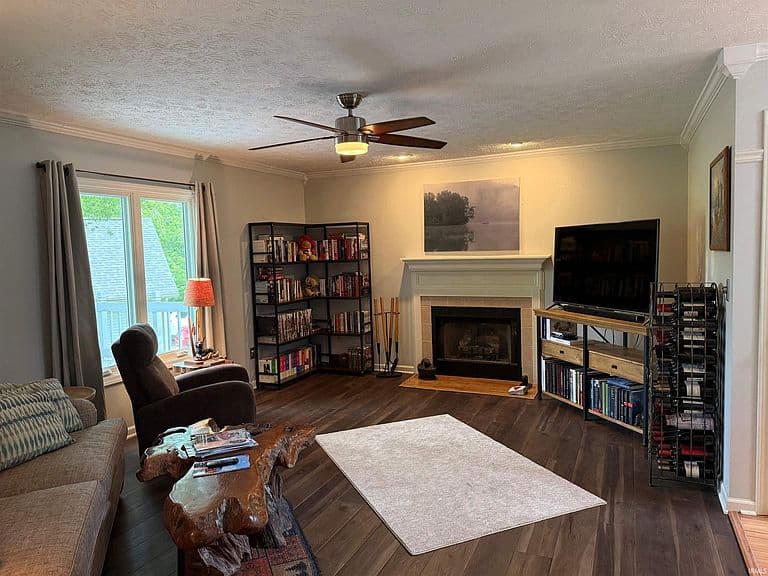 Listing photo 5