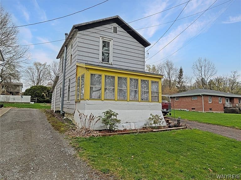 Listing photo 3