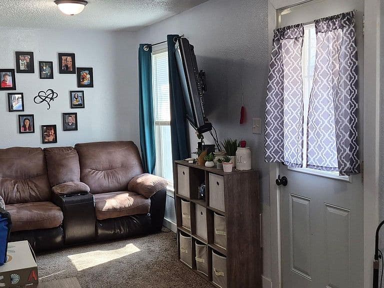 Listing photo 5