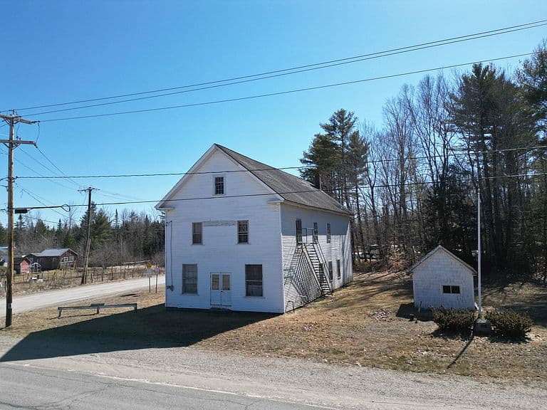 Listing photo 3