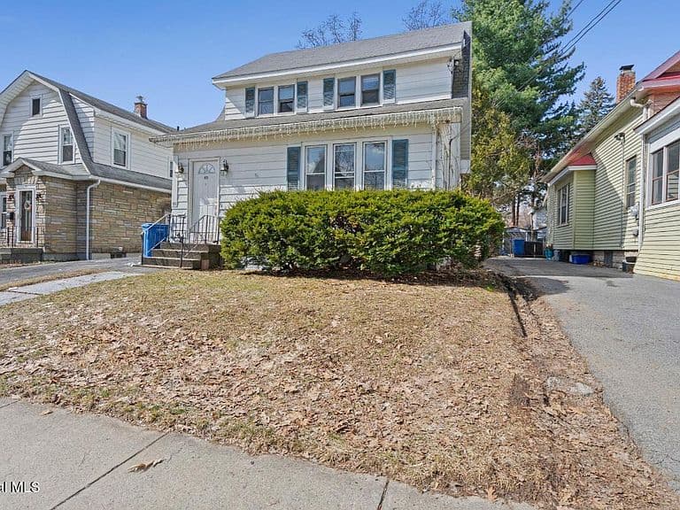 Listing photo 3