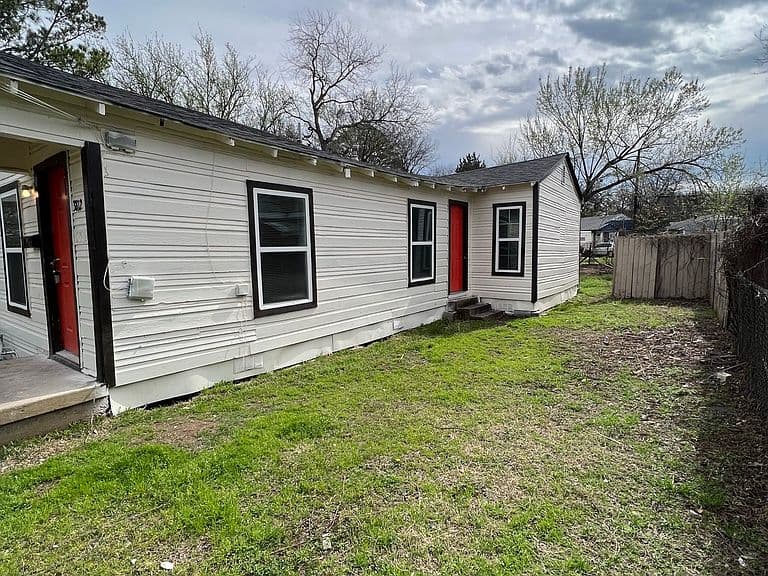 Listing photo 3