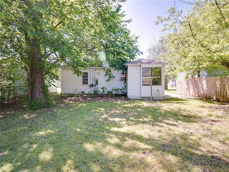 Listing photo 3